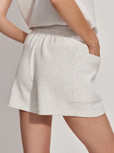 Load image into Gallery viewer, Varley Isabella Mid Rise Short 4&#39;
