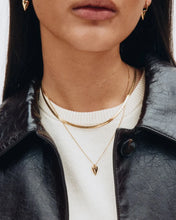 Load image into Gallery viewer, EDBLAD Amore Necklace S Gold
