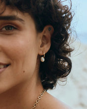 Load image into Gallery viewer, Edblad Breeze Hoops S Gold
