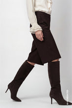 Load image into Gallery viewer, Monari Bermuda Shorts in Black Coffee
