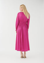 Load image into Gallery viewer, Dea Kudibal Berenicedea Dress in Pink
