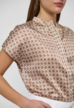Load image into Gallery viewer, Dea Kudibal VidaDEA Blouse with wing sleeve in Masao
