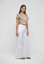Load image into Gallery viewer, Dea Kudibal VidaDEA Blouse with wing sleeve in Masao

