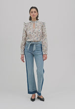 Load and play video in Gallery viewer, Dea Kudibal Yara Blouse in Petite Fleur
