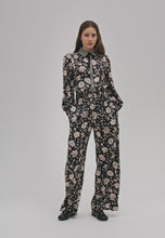 Load and play video in Gallery viewer, Dea Kudibal Margit Shirt with Strings
