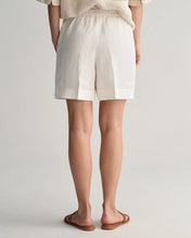 Load image into Gallery viewer, GANT Linen Pull On Shorts
