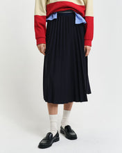 Load image into Gallery viewer, Gant Jersey Pleated Skirt
