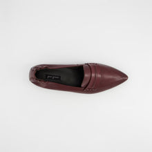 Load image into Gallery viewer, Paul Green 1225 in Wine
